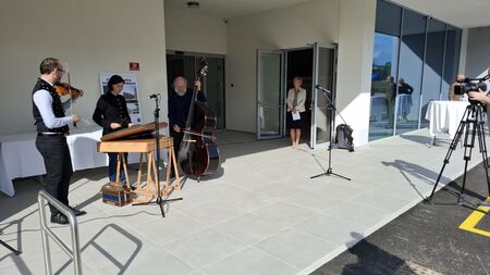 6_Na otovoritvi sodeloval tudi trio Volk Folk